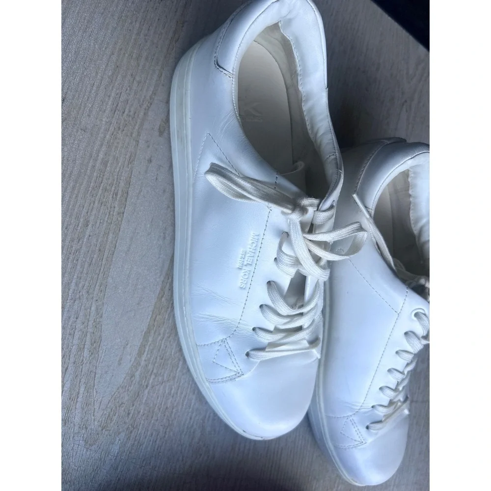 Michael Kors White Leather Low Top Sneakers Womens 9M FT22E Lace Up Round‎ Toe